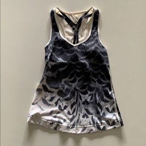 Rare Lululemon tank top size 4 excellent condition